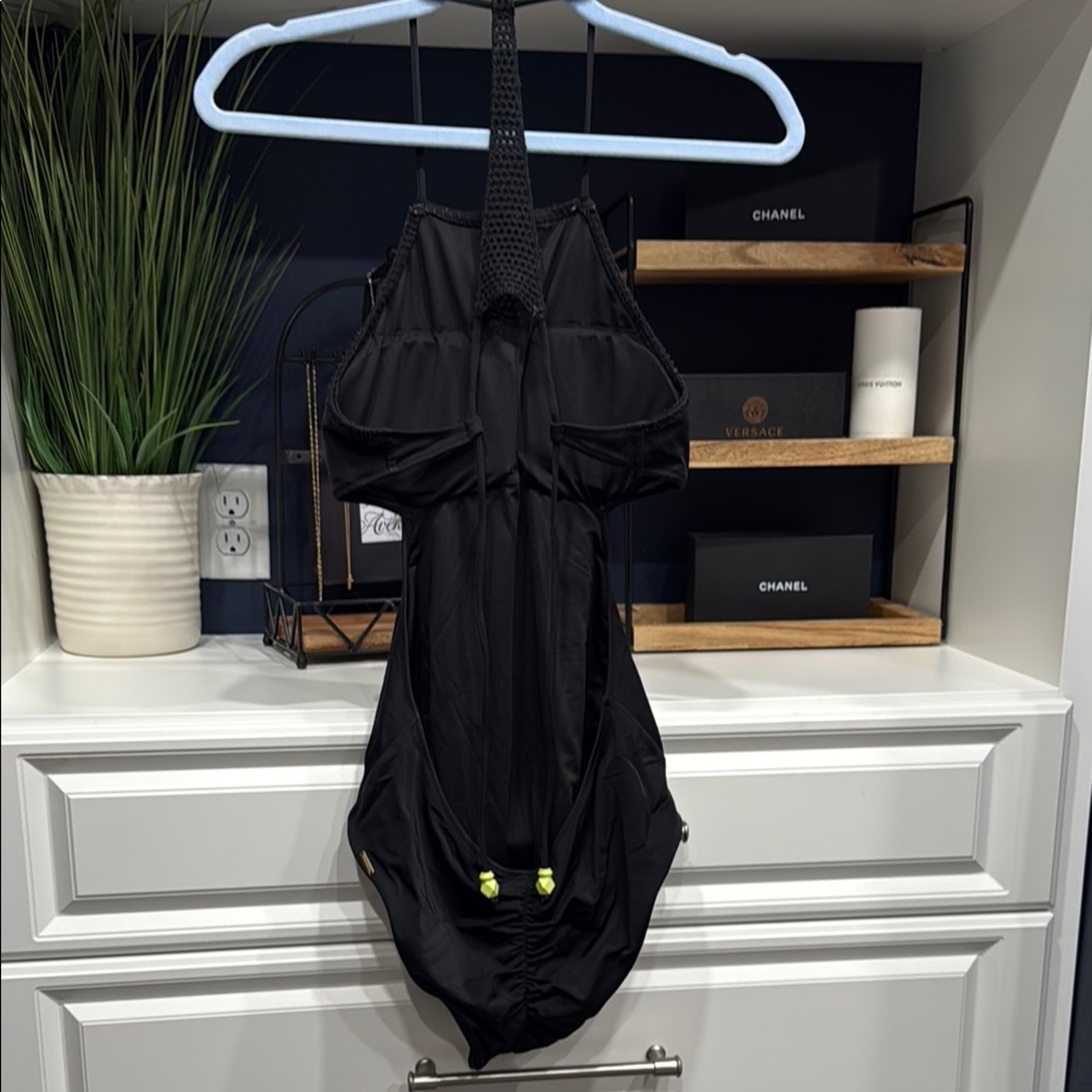 VICTORIA’S SECRET SZ M Black One-Piece Swimsuit - Picture 5 of 10